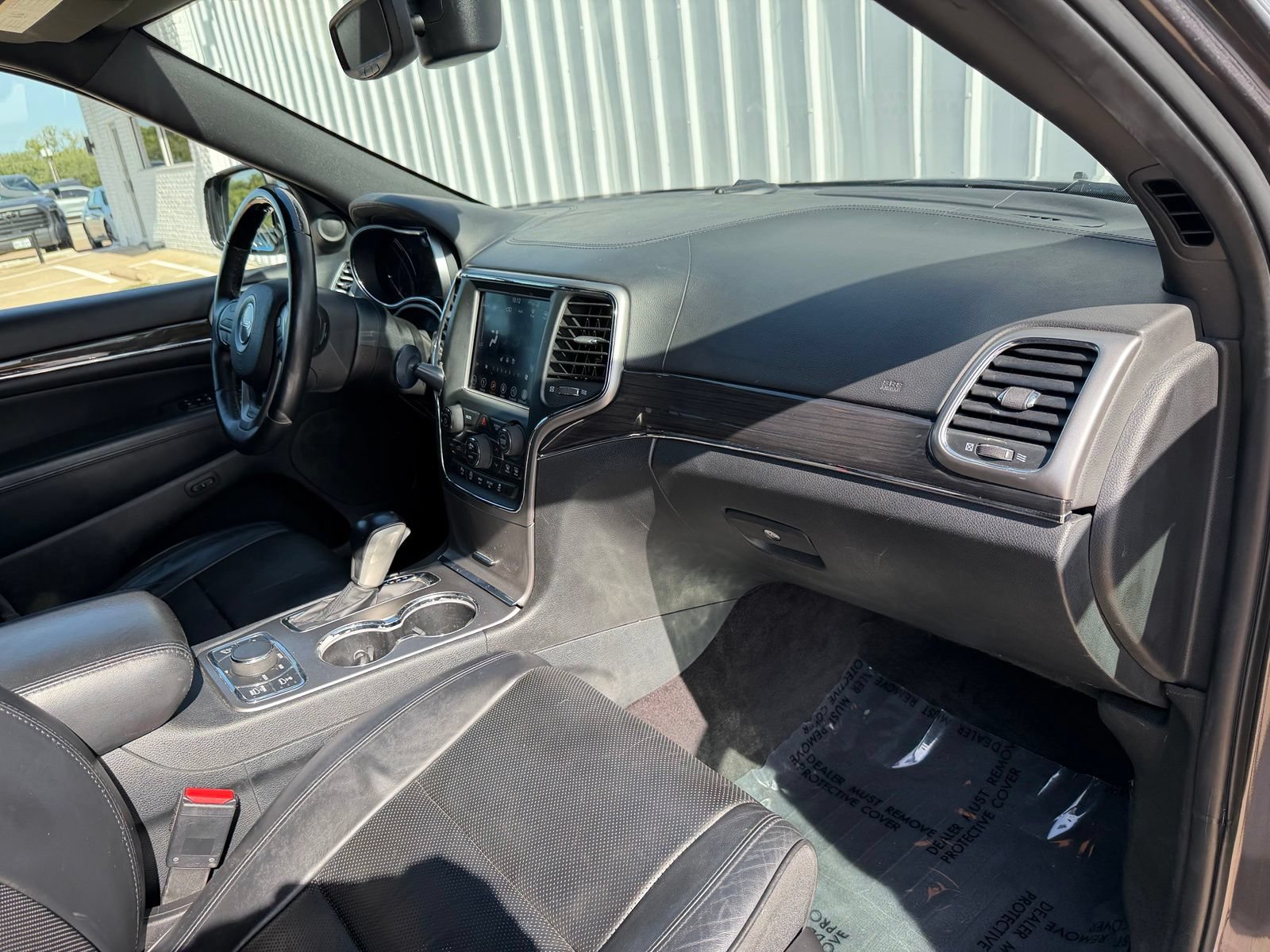 Used 2018 Jeep Grand Cherokee Overland AWD/4WD image 19