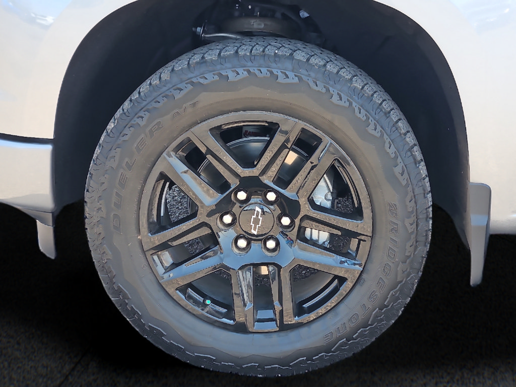 Used 2025 Chevrolet Silverado 1500 RST w/ Z71 Off-Road Package AWD/4WD image 8