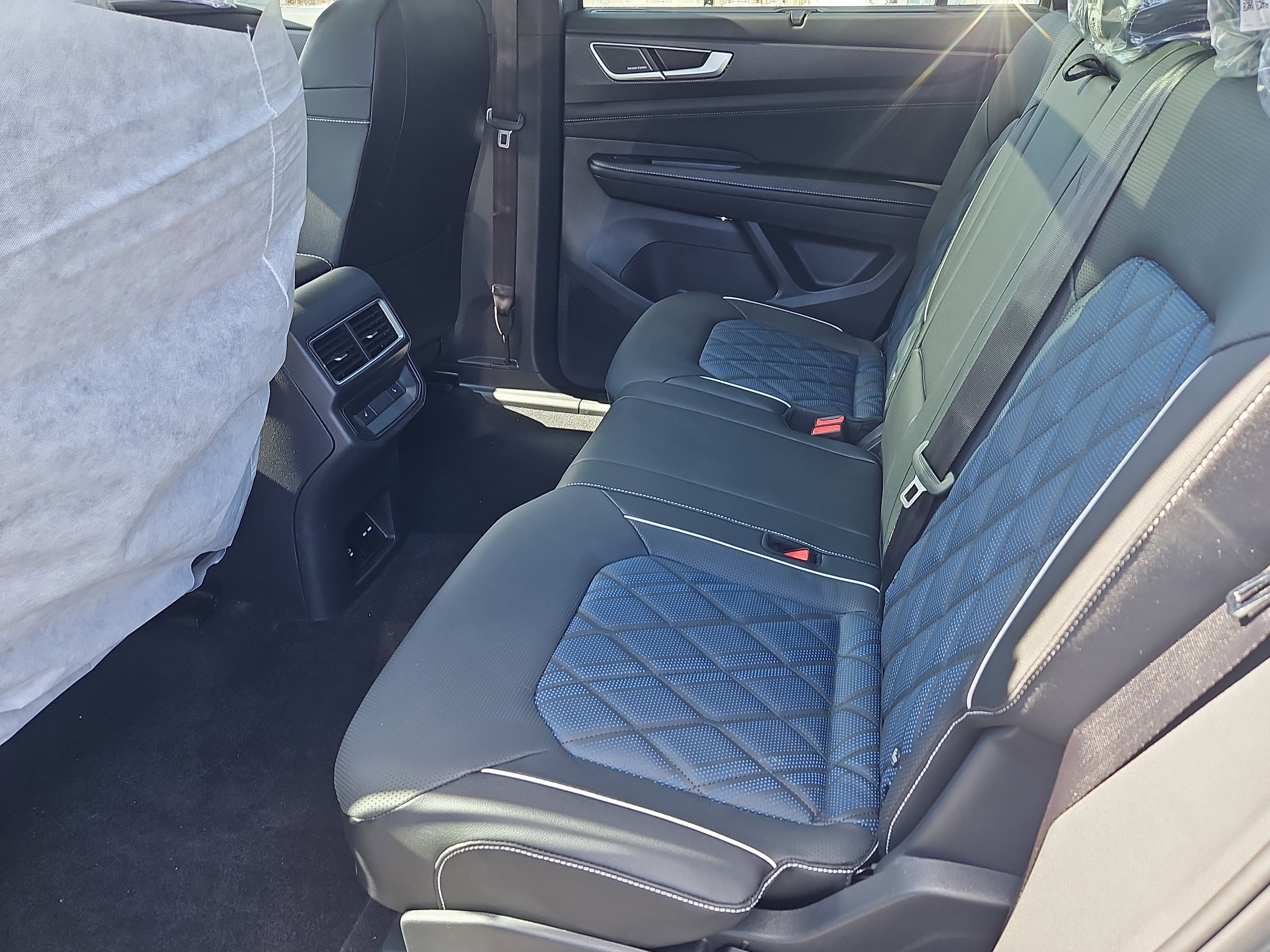 New 2026 Volkswagen Atlas Cross Sport SEL Premium R-Line AWD/4WD image 21