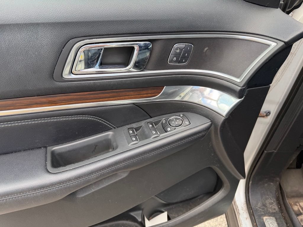 Used 2016 Ford Explorer Limited FWD image 21