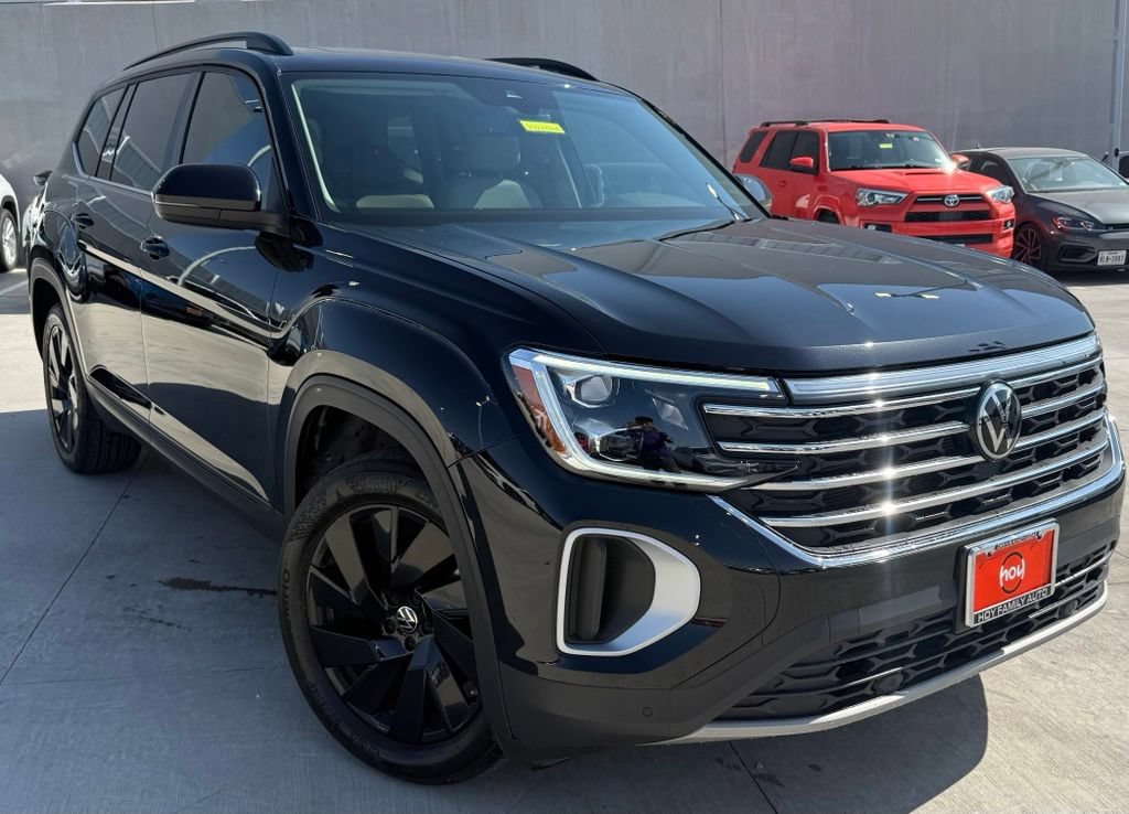 Used 2024 Volkswagen Atlas SE w/ Panoramic Sunroof Package