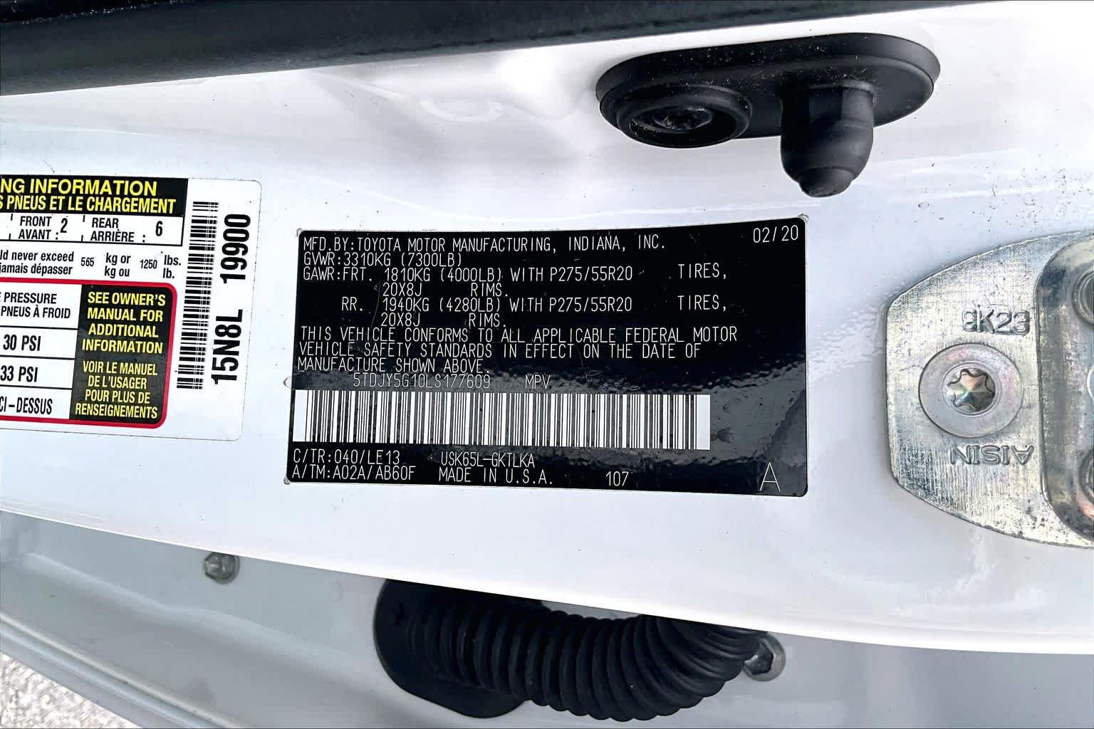 Used 2020 Toyota Sequoia Limited w/ Safety & Convenience Package AWD/4WD image 32