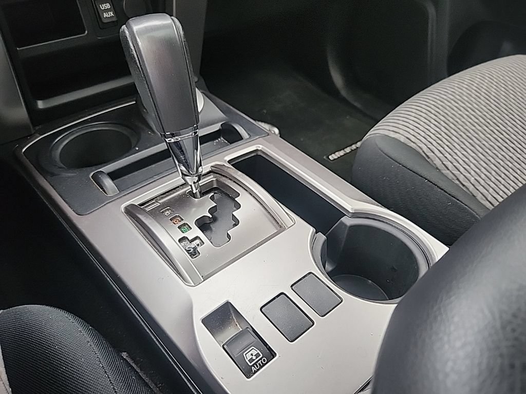 Used 2018 Toyota 4Runner SR5 AWD/4WD image 15