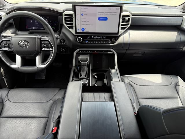 Used 2025 Toyota Sequoia Platinum AWD/4WD image 21