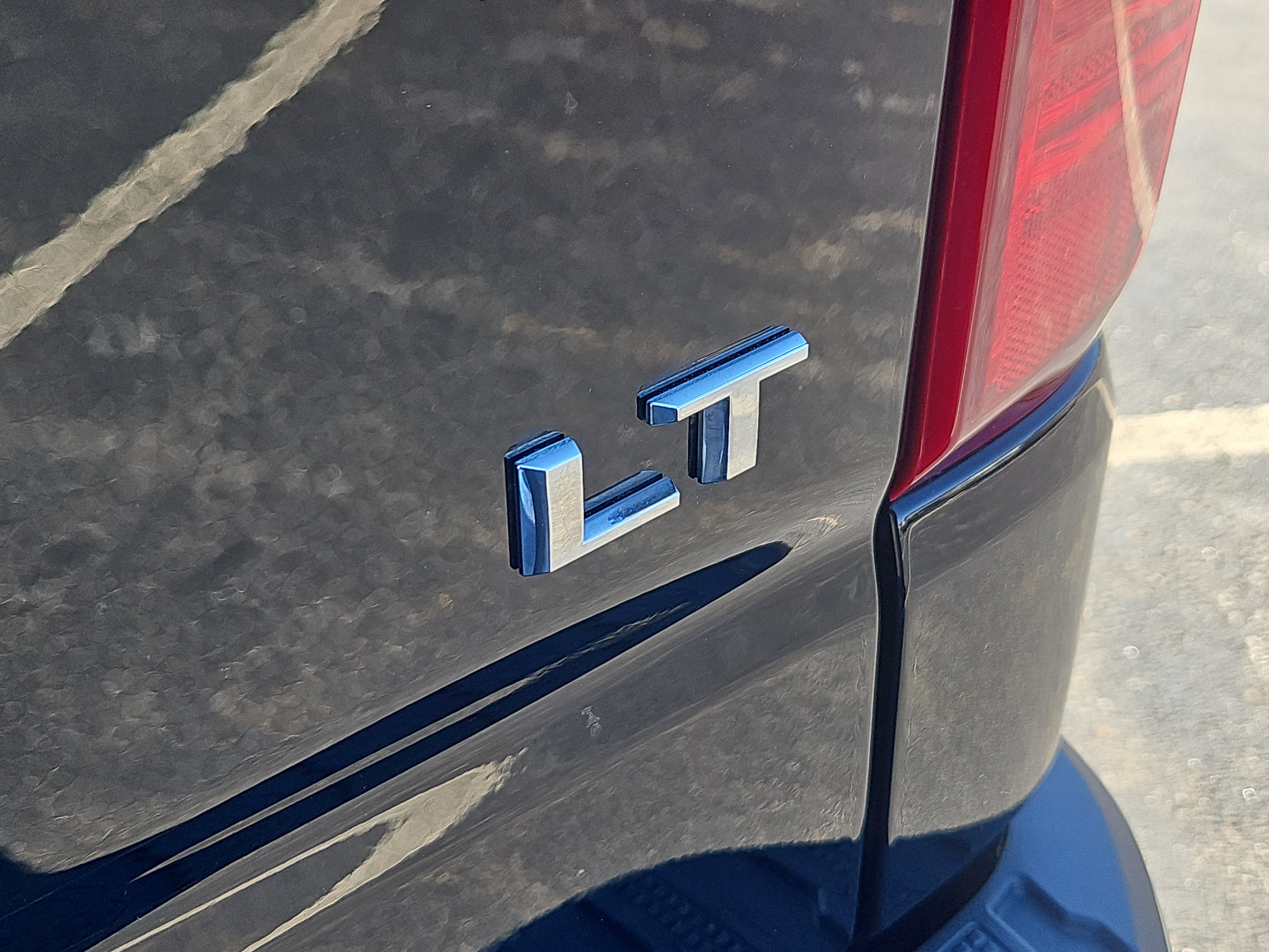 Used 2021 Chevrolet Silverado 1500 LT w/ Z71 Off-Road Package image 5