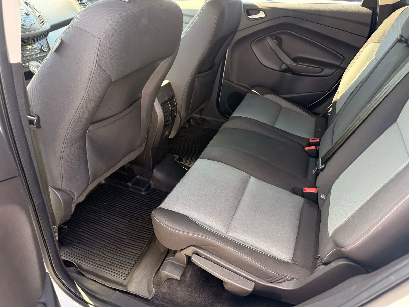 Used 2018 Ford Escape SE image 12