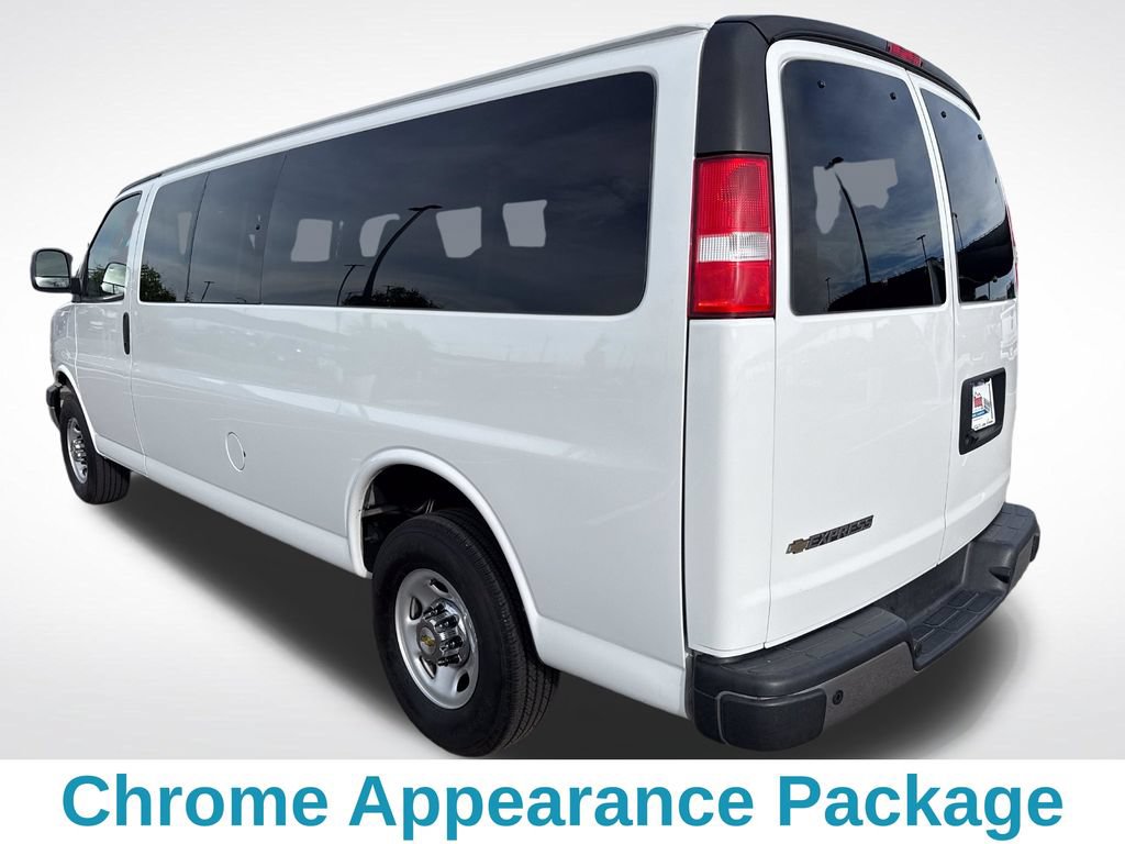 Used 2024 Chevrolet Express 3500 LT w/ LT Preferred Equipment Group RWD image 4