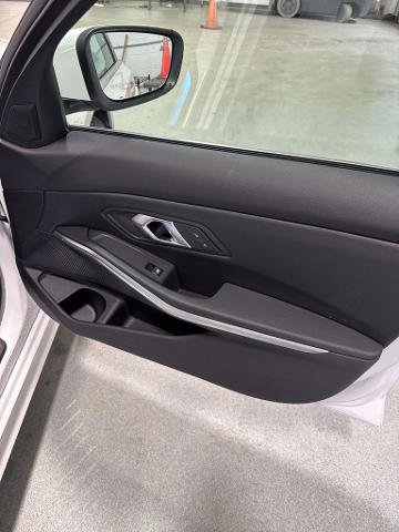 Used 2025 BMW 330i xDrive Sedan w/ Premium Package image 21