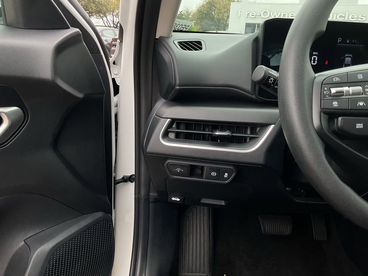 Used 2025 Kia K4 LXS image 24