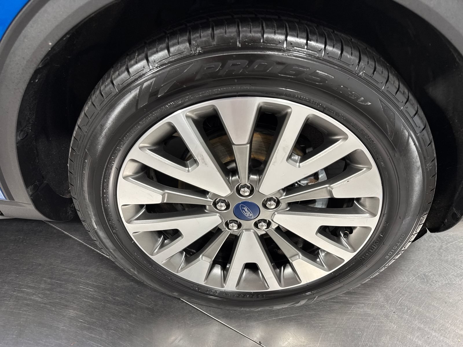 Used 2020 Ford Escape Titanium AWD/4WD image 14