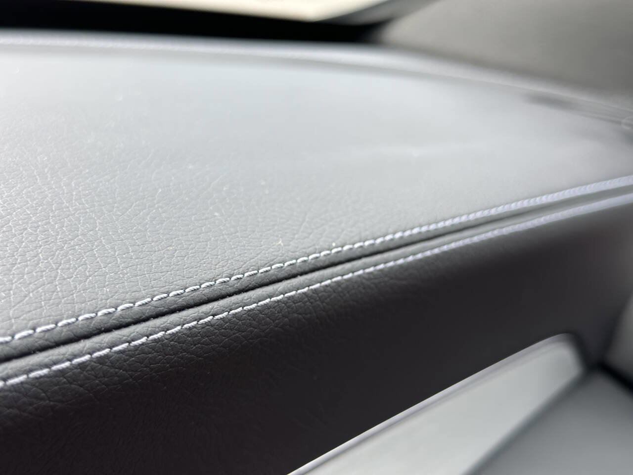 Used 2015 Mercedes-Benz C 300 Sedan image 29
