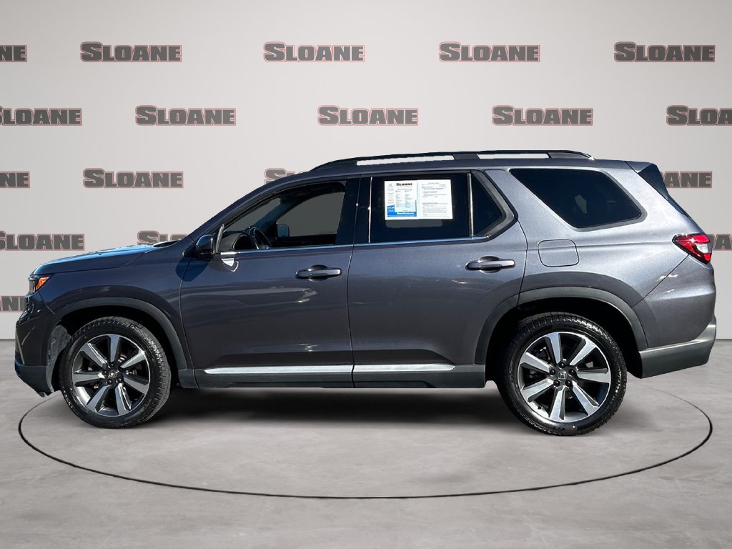Certified 2024 Honda Pilot Touring image 2