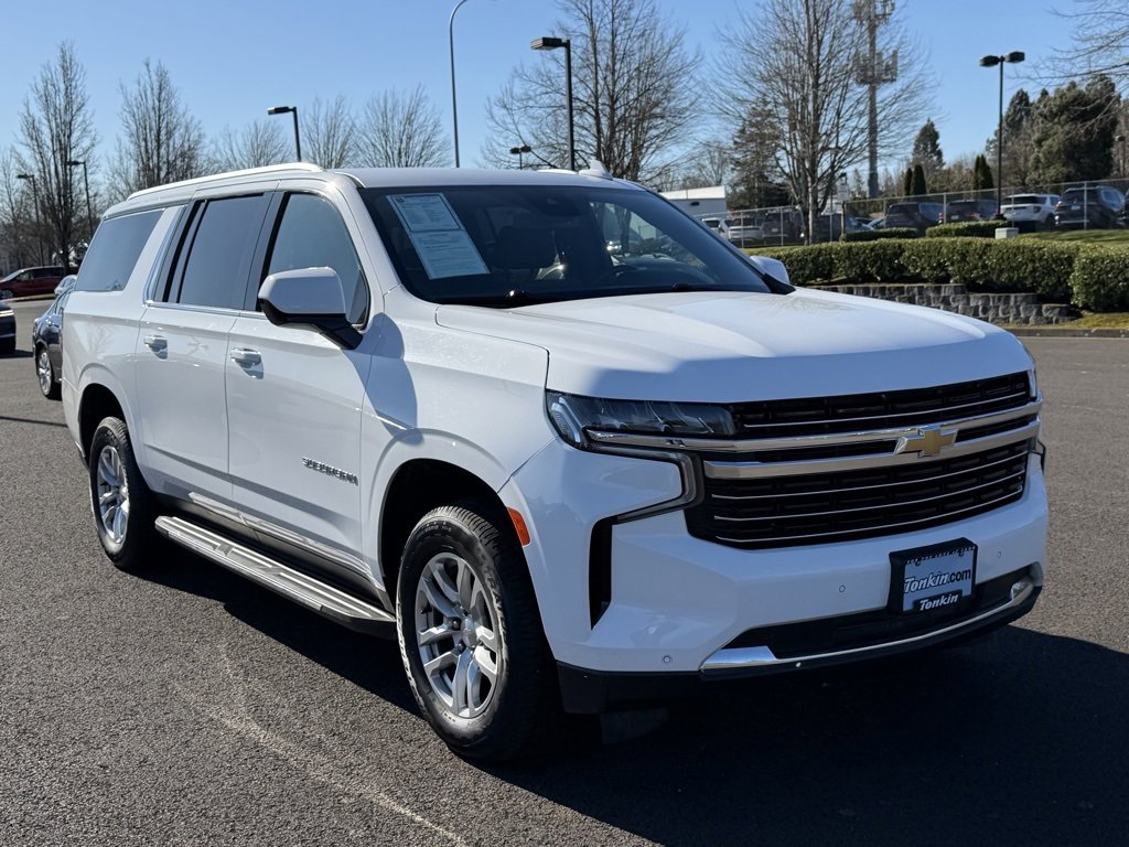 Used 2023 Chevrolet Suburban LT image 2