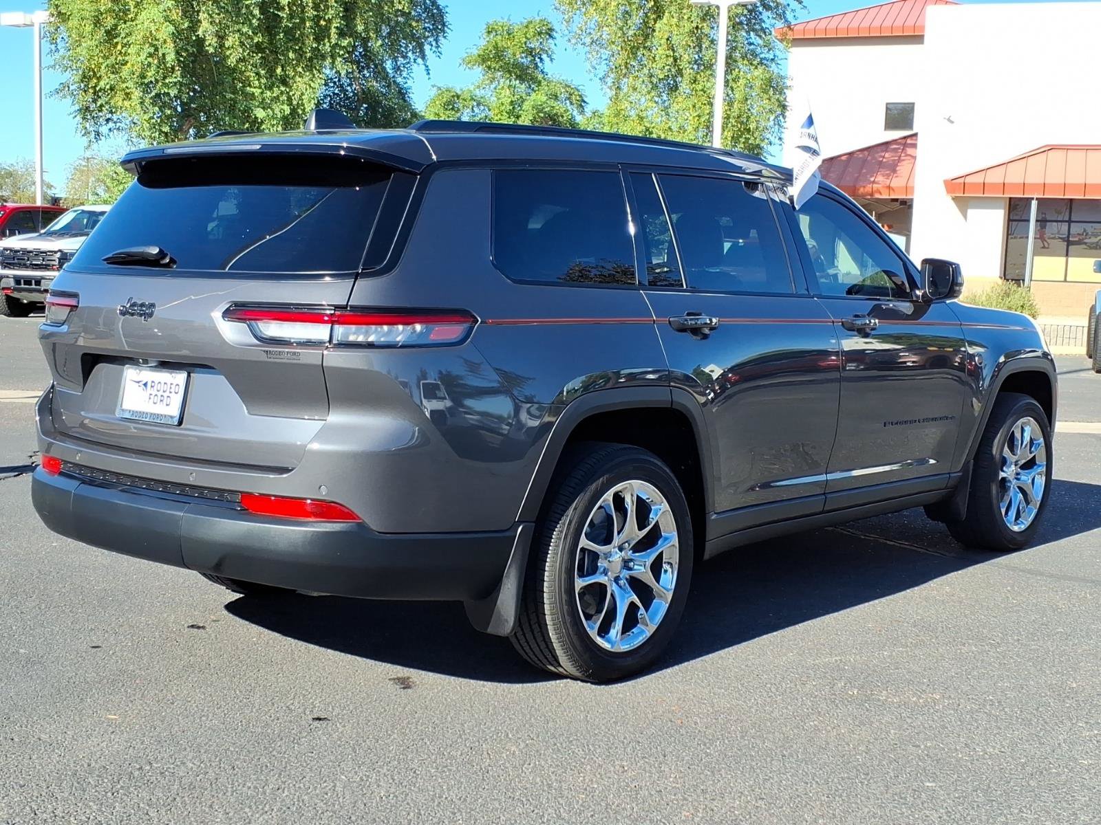 Used 2025 Jeep Grand Cherokee L Altitude RWD image 5