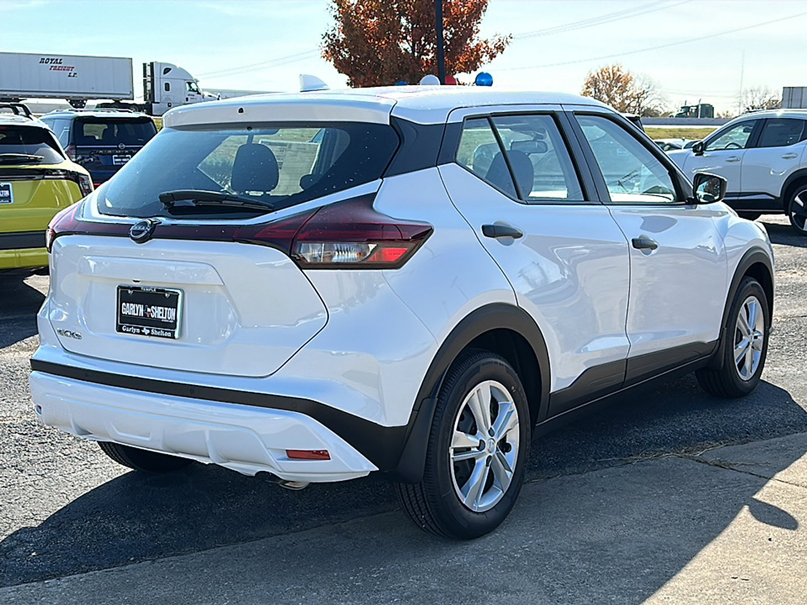 New 2025 Nissan Kicks Play S image 8