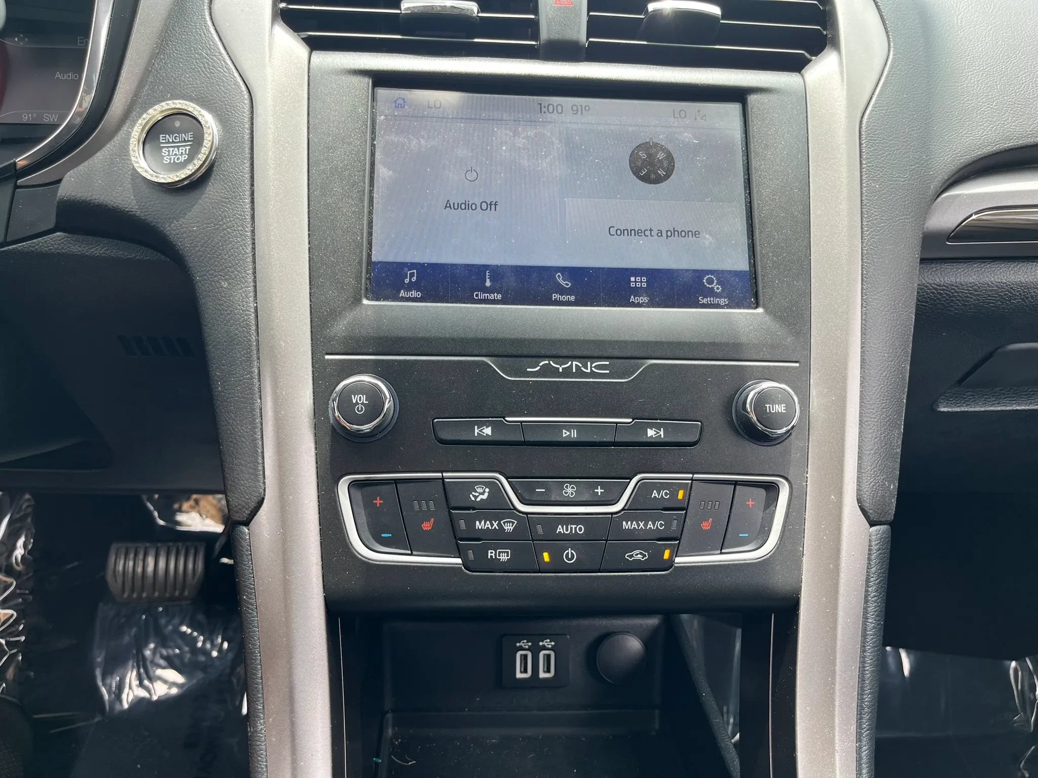 Used 2020 Ford Fusion SEL FWD image 18