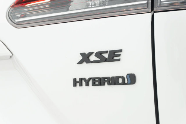 Used 2023 Toyota Corolla Cross AWD Hybrid w/ Convenience Package image 28