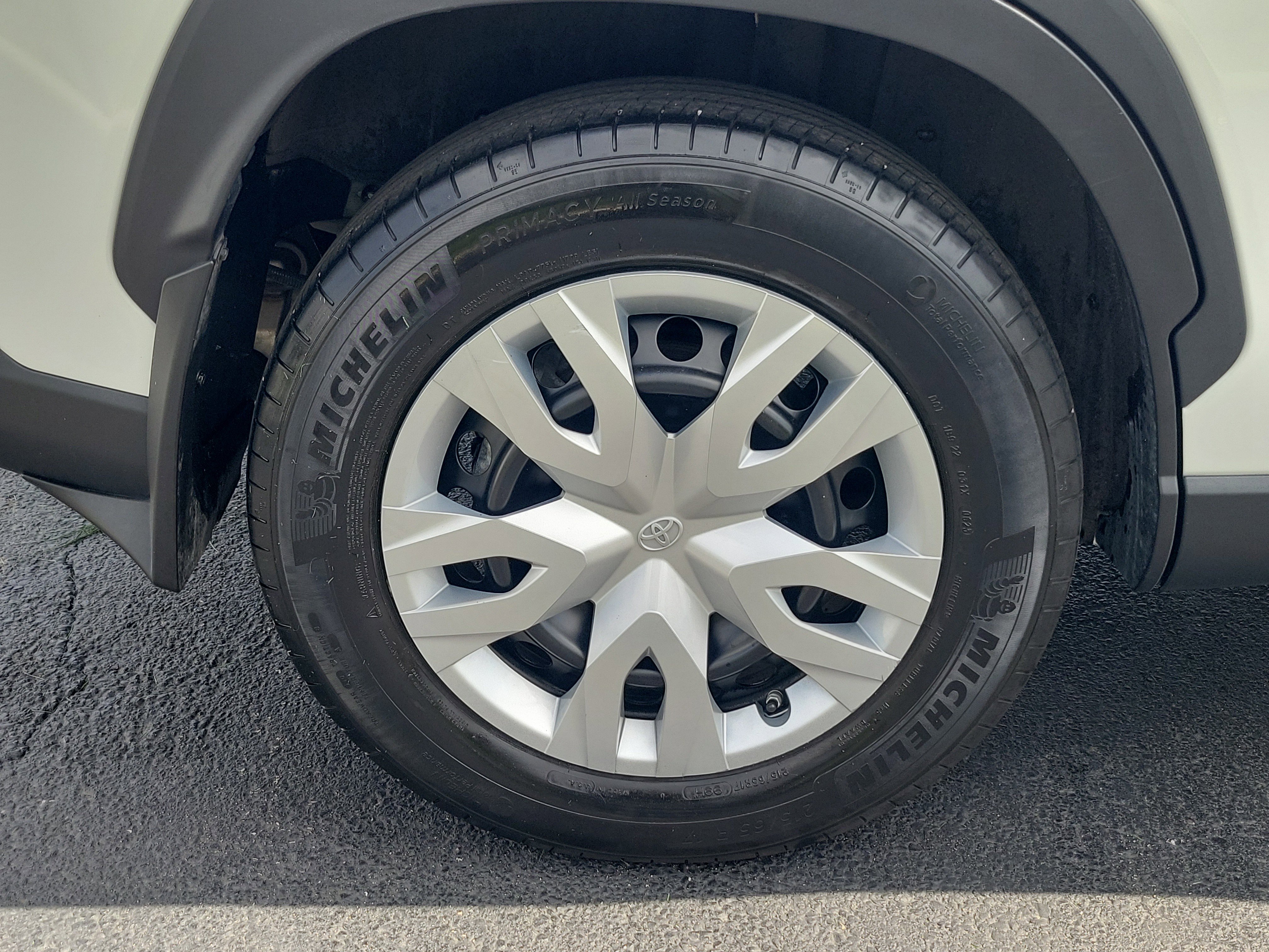 Certified 2023 Toyota Corolla Cross L AWD/4WD image 6