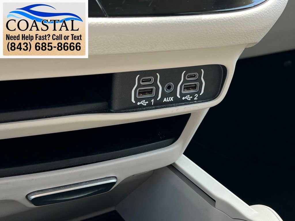 Used 2023 Chrysler Voyager LX FWD image 44