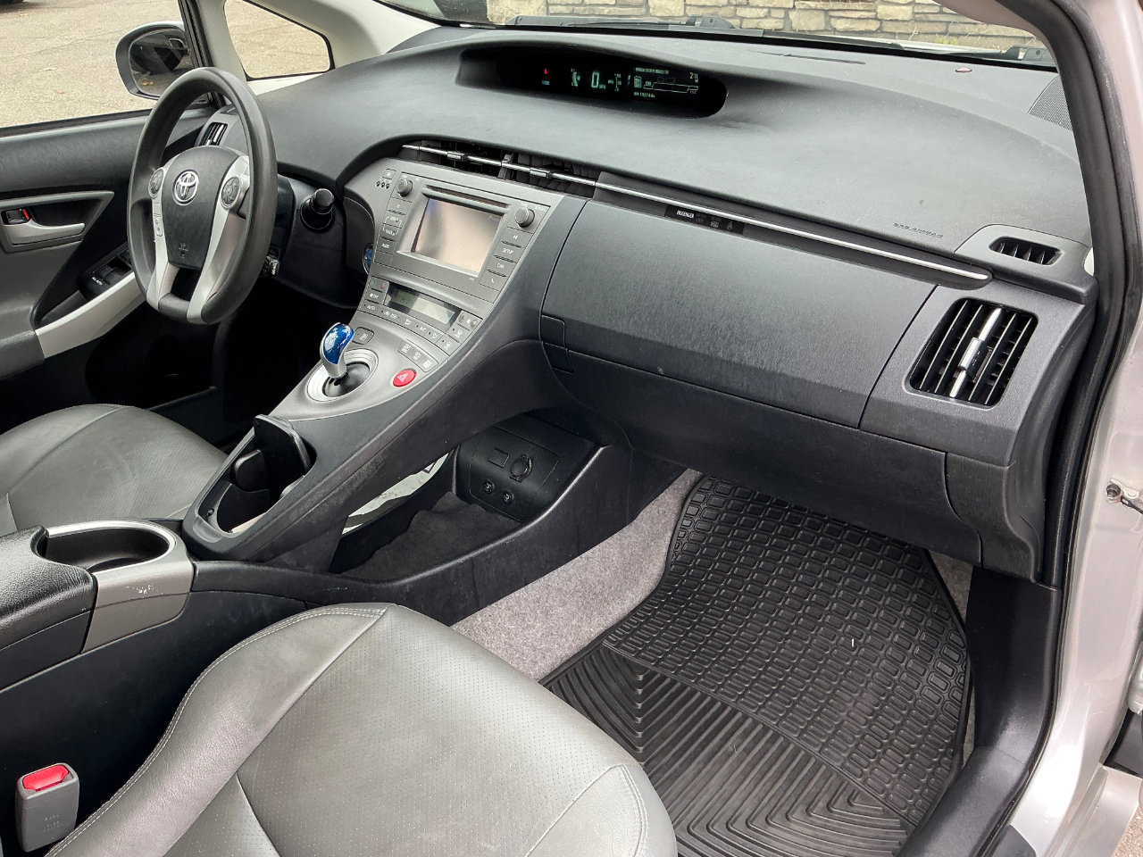 Used 2015 Toyota Prius Two image 9