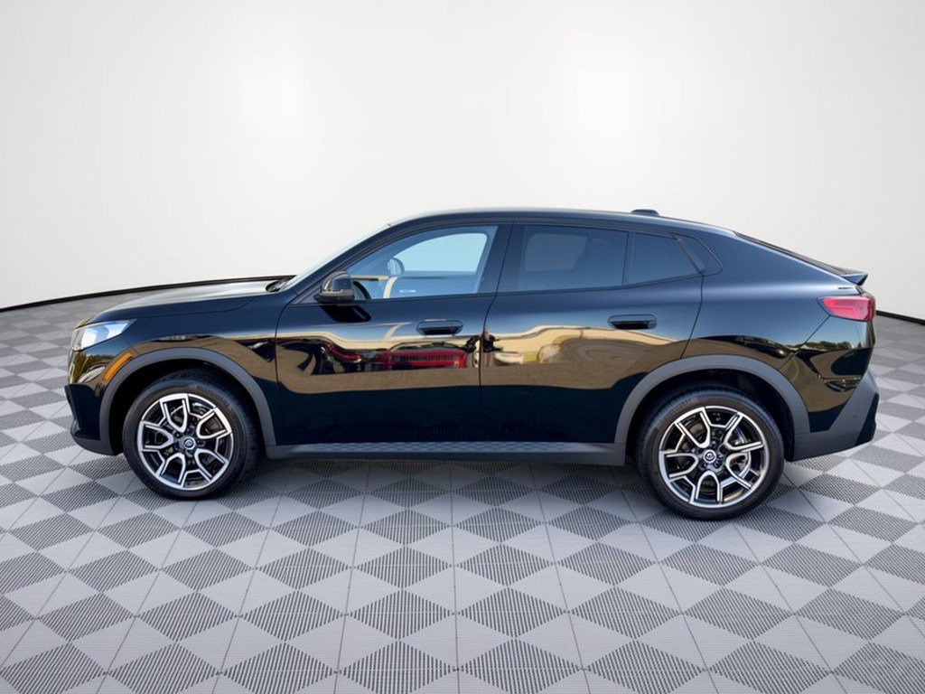 Certified 2026 BMW X2 xDrive28i w/ Technology Package AWD/4WD image 2