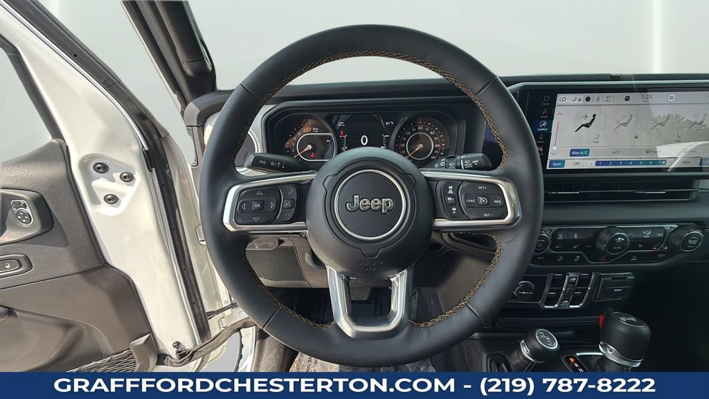 Used 2025 Jeep Wrangler Unlimited Sahara AWD/4WD image 22