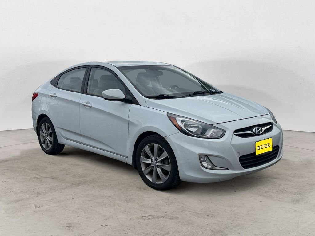 Used 2013 Hyundai Accent GLS w/ Premium Pkg FWD image 5