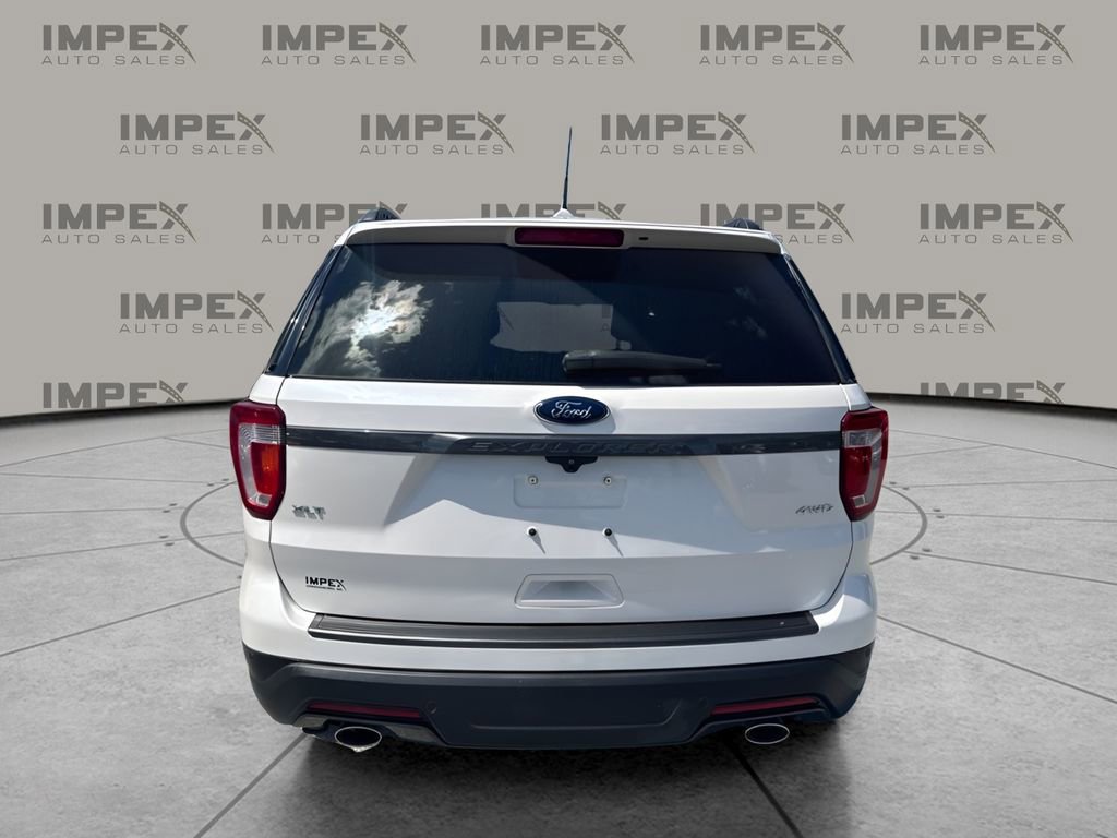 Used 2018 Ford Explorer XLT w/ Equipment Group 202A AWD/4WD image 4
