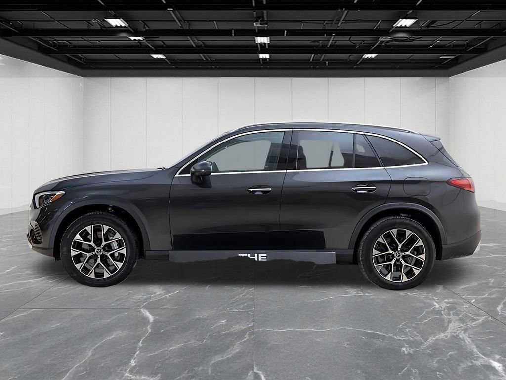 Used 2025 Mercedes-Benz GLC 350e 4MATIC w/ Driver Assistance Package image 2