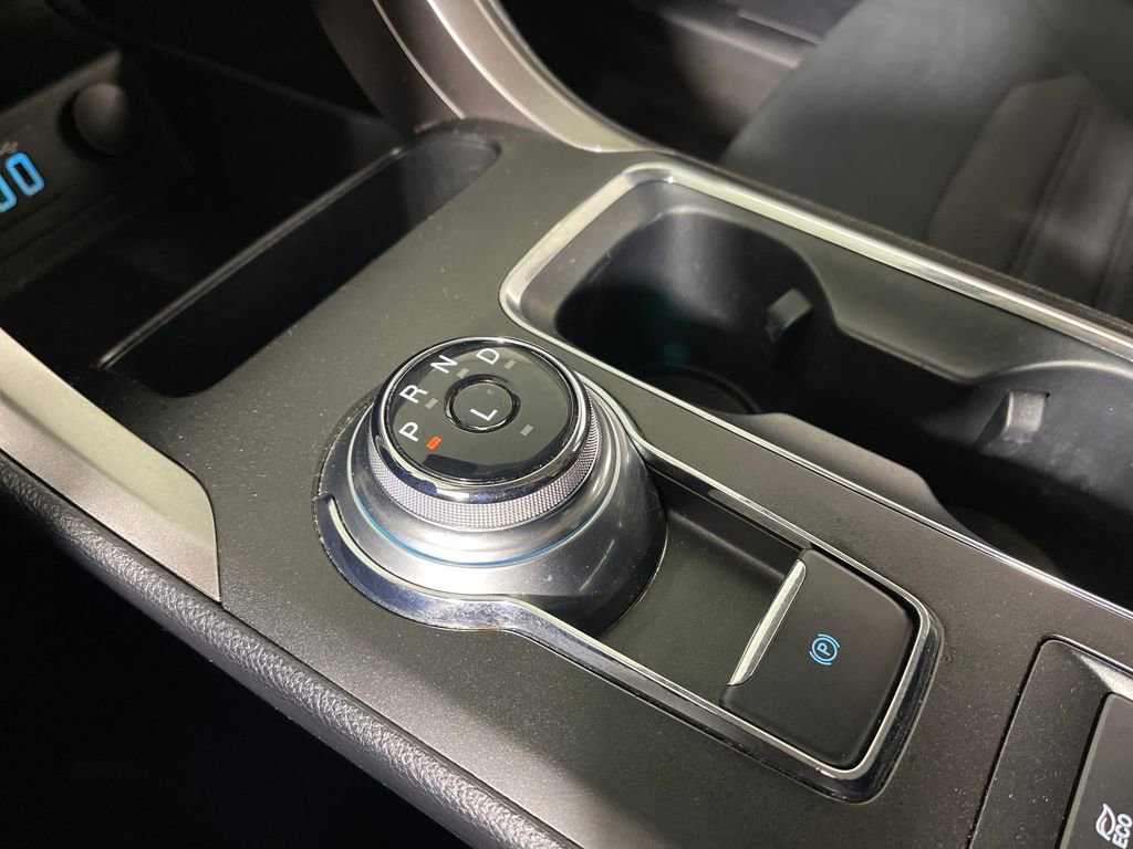 Used 2020 Ford Fusion SE image 24