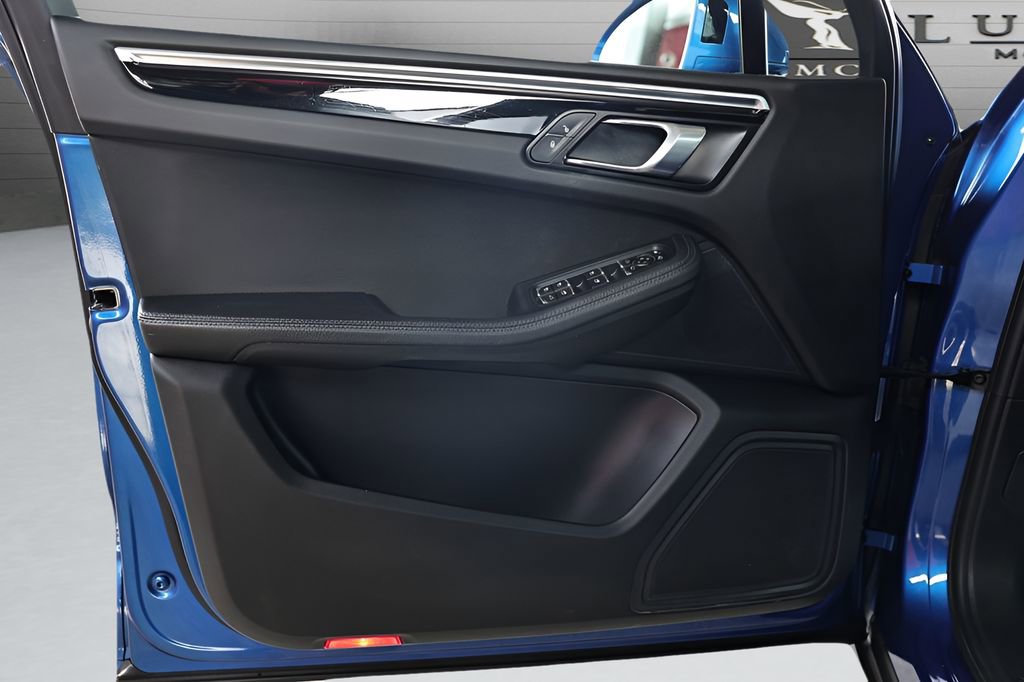 Used 2018 Porsche Macan image 23