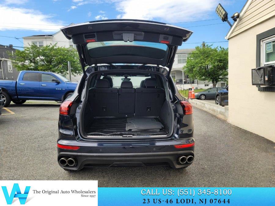 Used 2015 Porsche Cayenne S AWD/4WD image 9