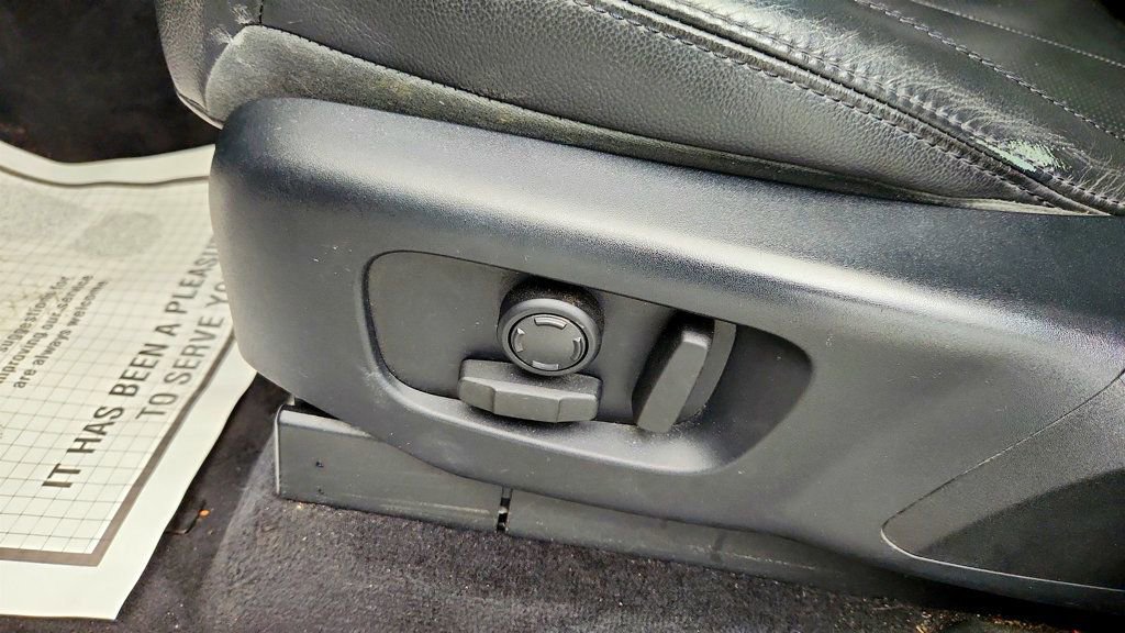 Used 2020 Land Rover Discovery SE AWD/4WD image 11