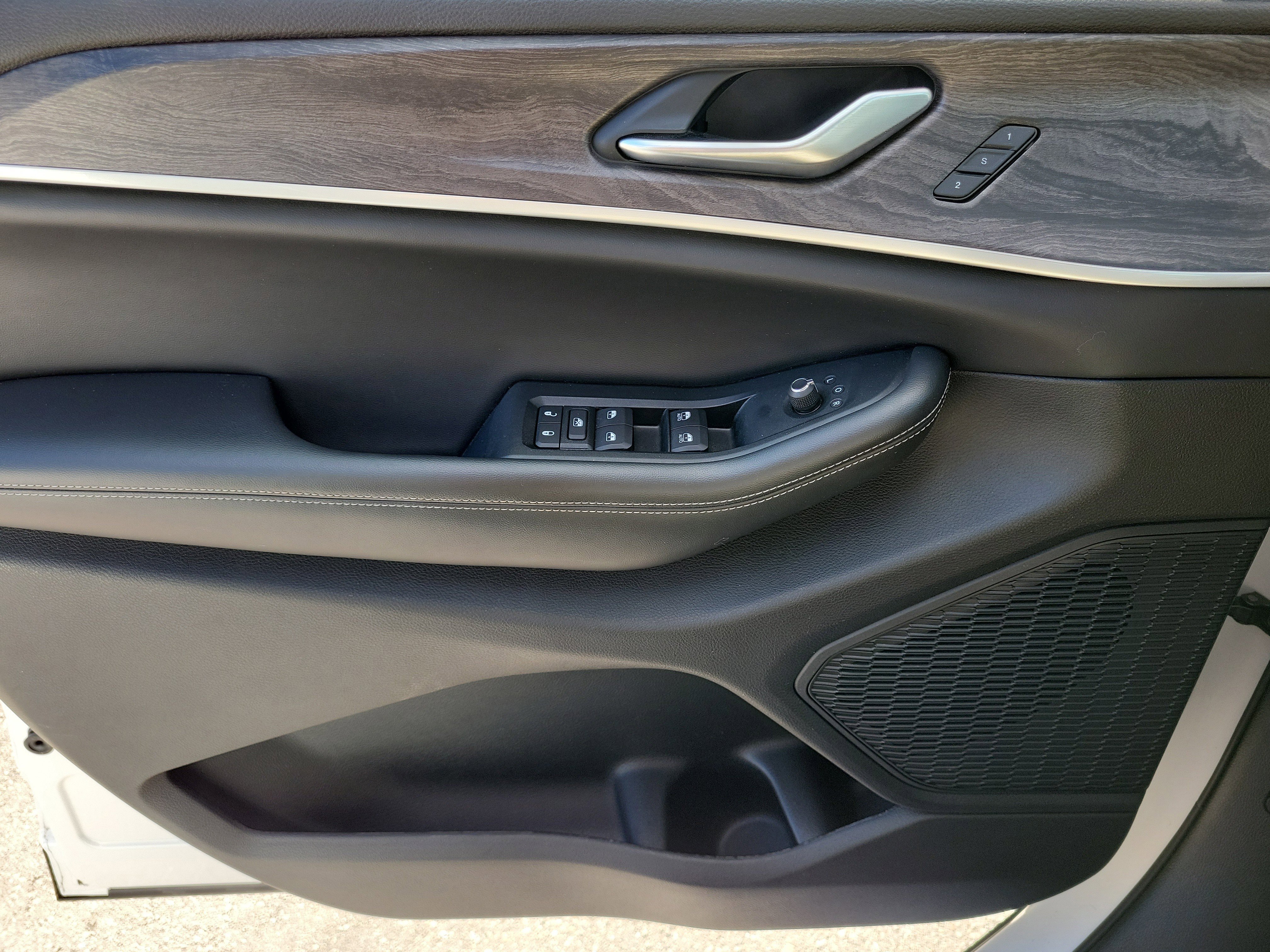 Used 2023 Jeep Grand Cherokee Limited w/ Luxury Tech Group II image 26