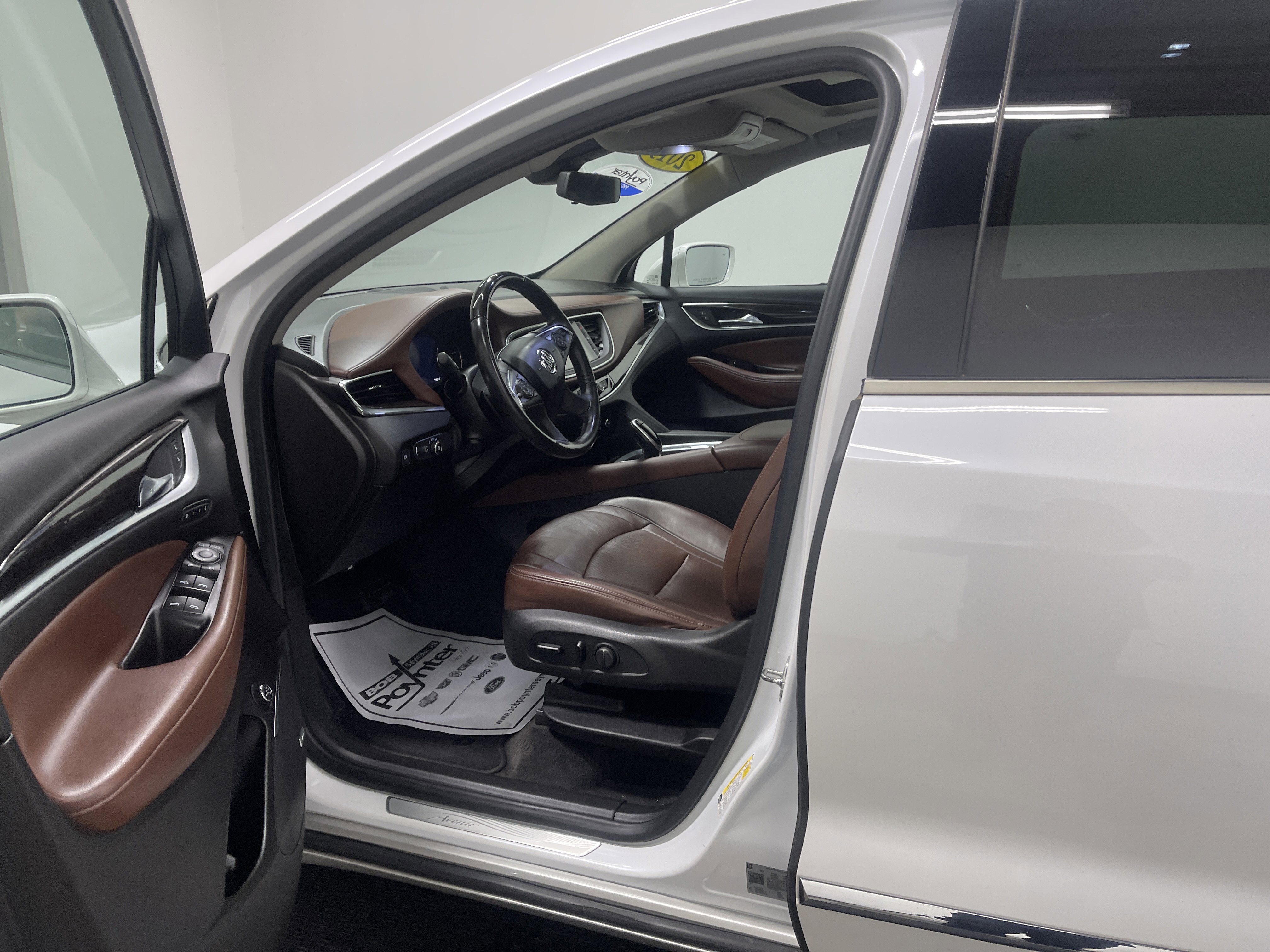 Used 2019 Buick Enclave Avenir FWD image 10