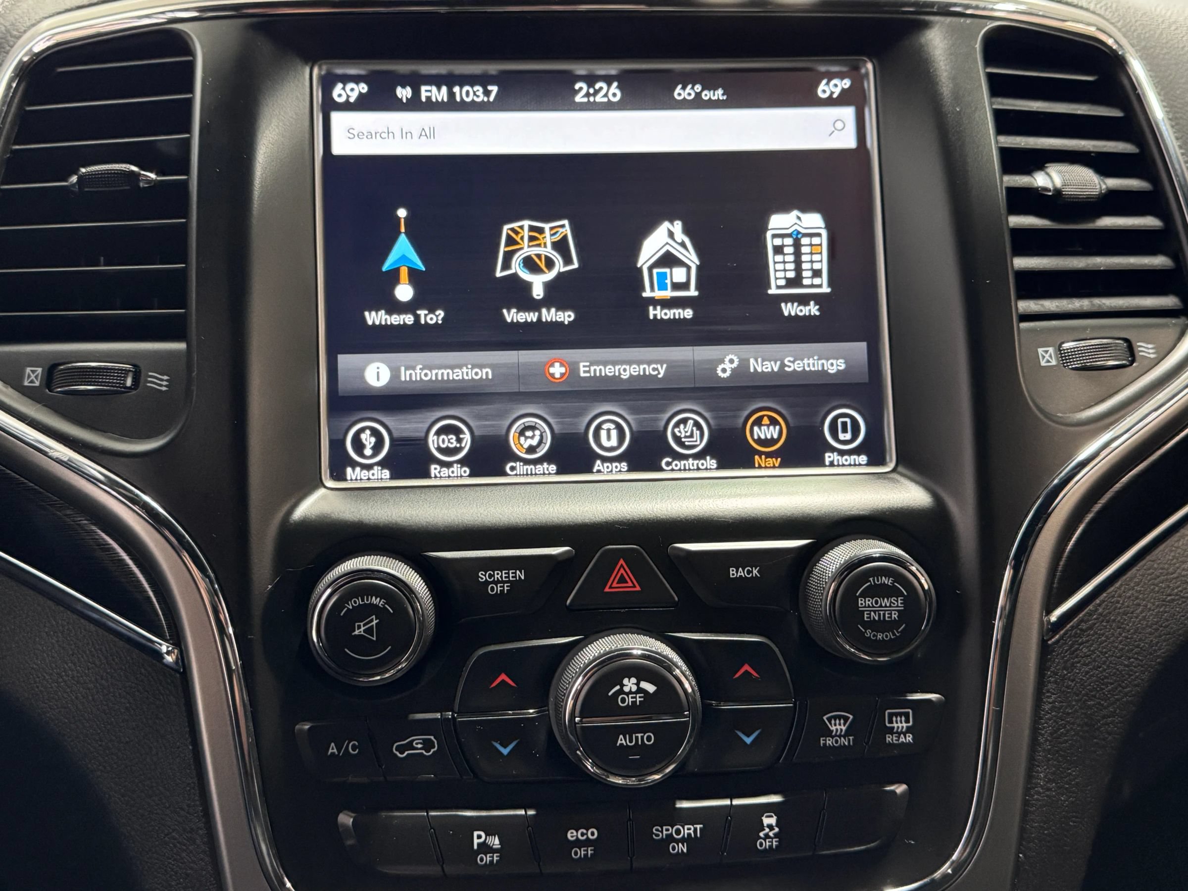 Used 2017 Jeep Grand Cherokee Trailhawk AWD/4WD image 12