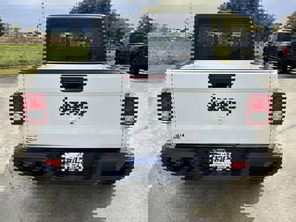 New 2026 Jeep Gladiator Sport image 11