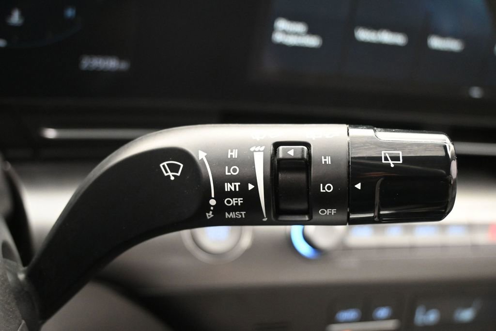 Used 2024 Hyundai Kona Limited FWD image 17
