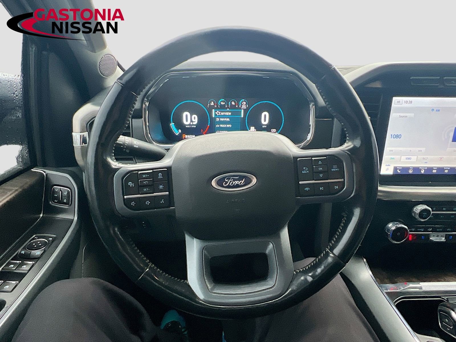 Used 2023 Ford F150 Lariat w/ Trailer Tow Package image 14