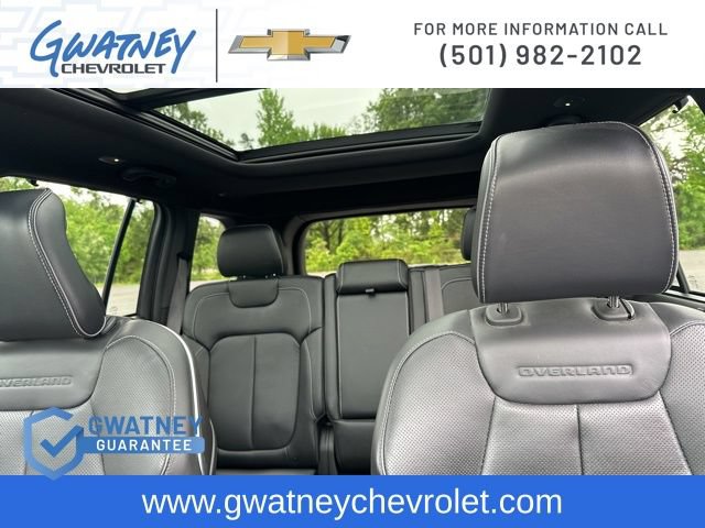 Used 2023 Jeep Grand Cherokee Overland w/ Luxury Tech Group IV AWD/4WD image 29