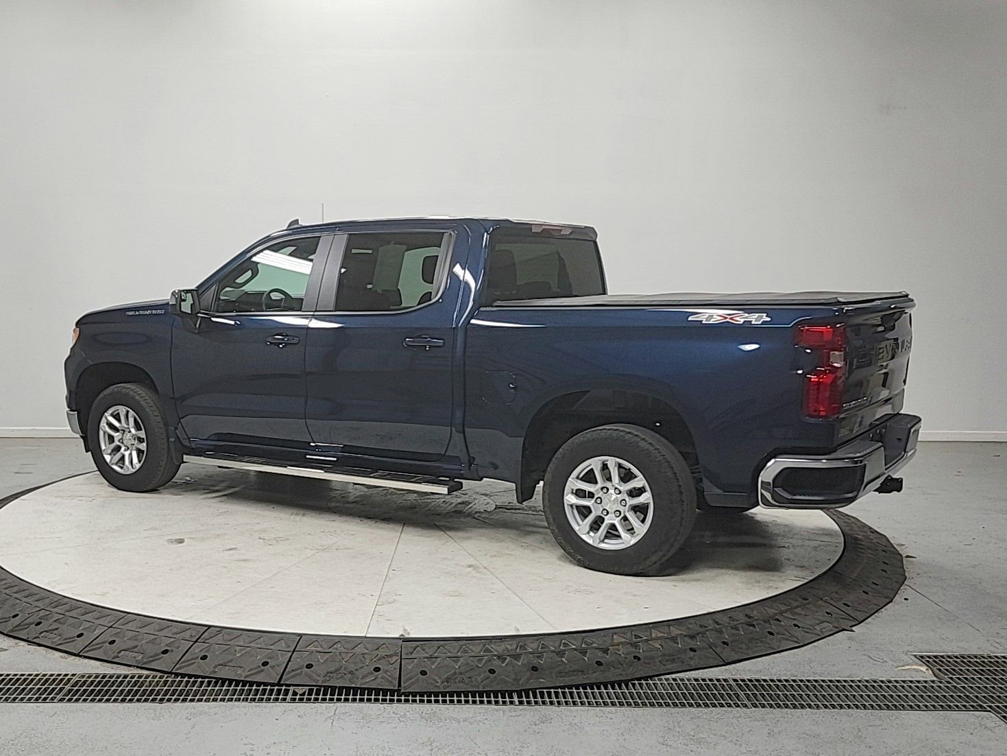 Used 2023 Chevrolet Silverado 1500 LT image 5