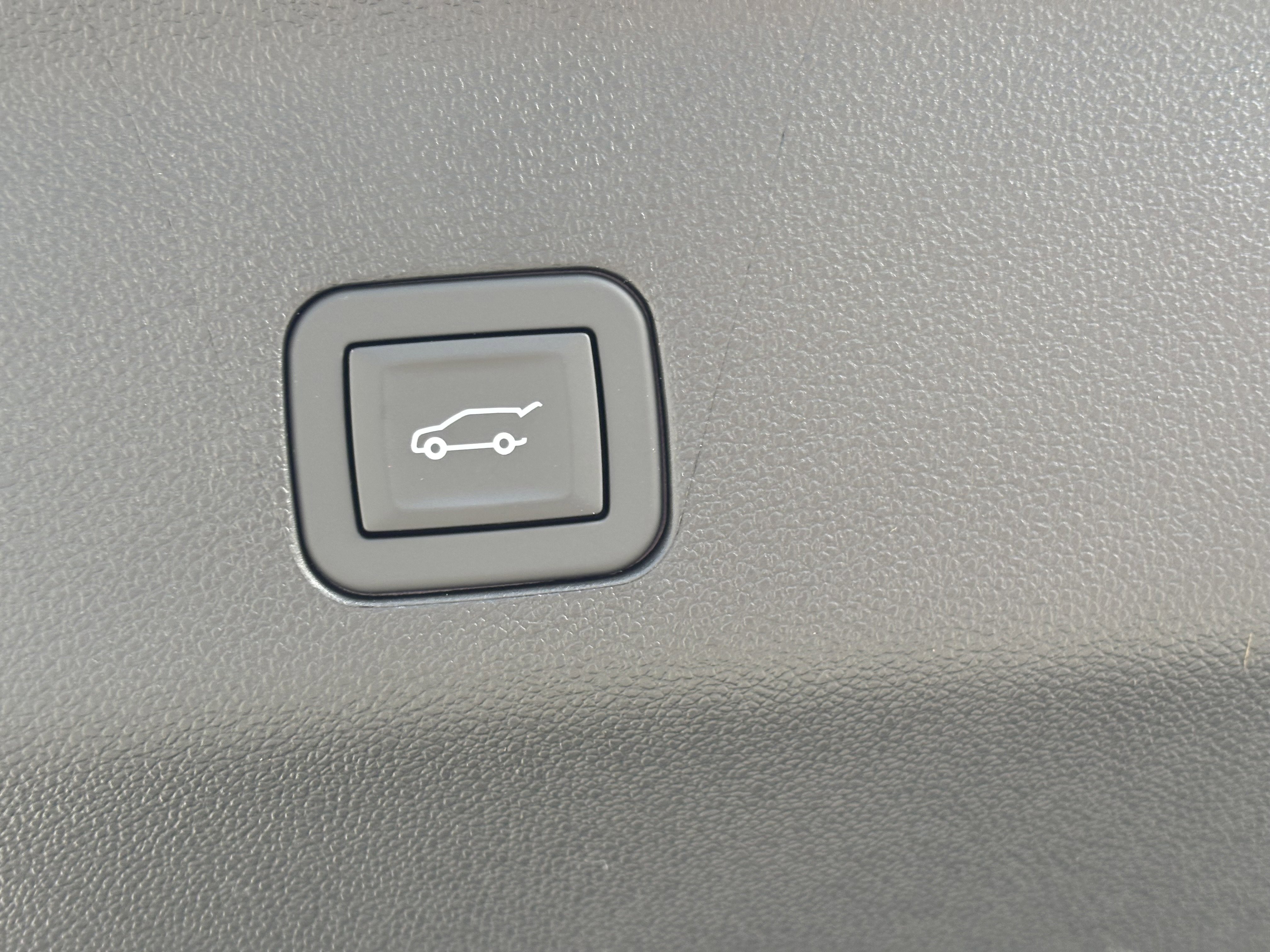 New 2026 Cadillac Escalade Luxury image 11