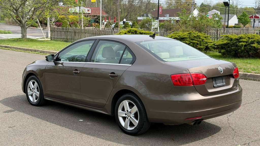 Used 2013 Volkswagen Jetta TDI image 5