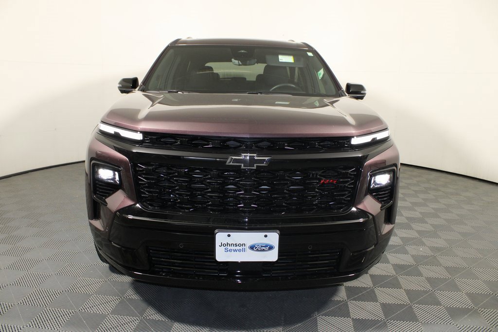 Used 2025 Chevrolet Traverse RS image 3