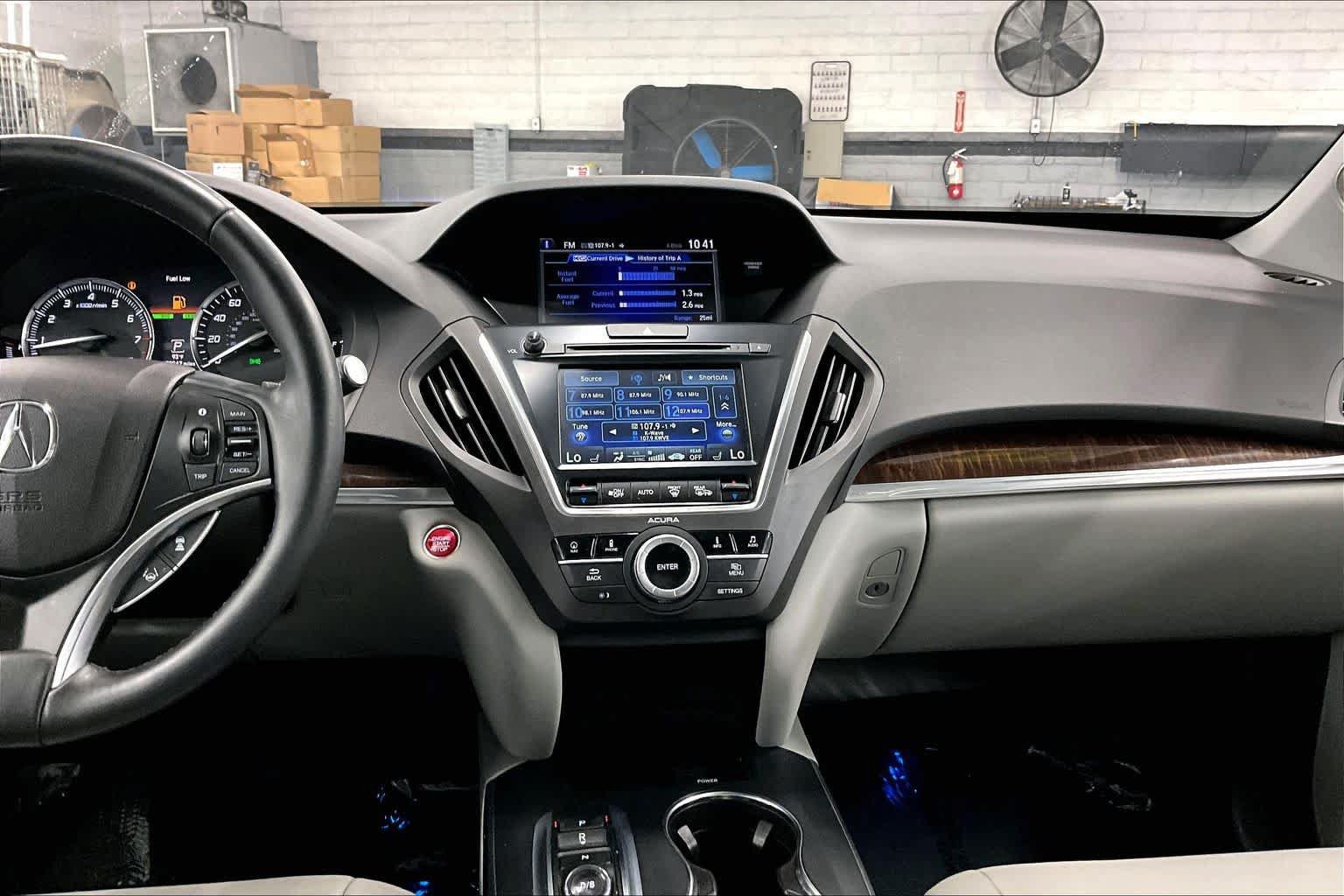 Used 2017 Acura MDX w/ Technology Package AWD/4WD image 33