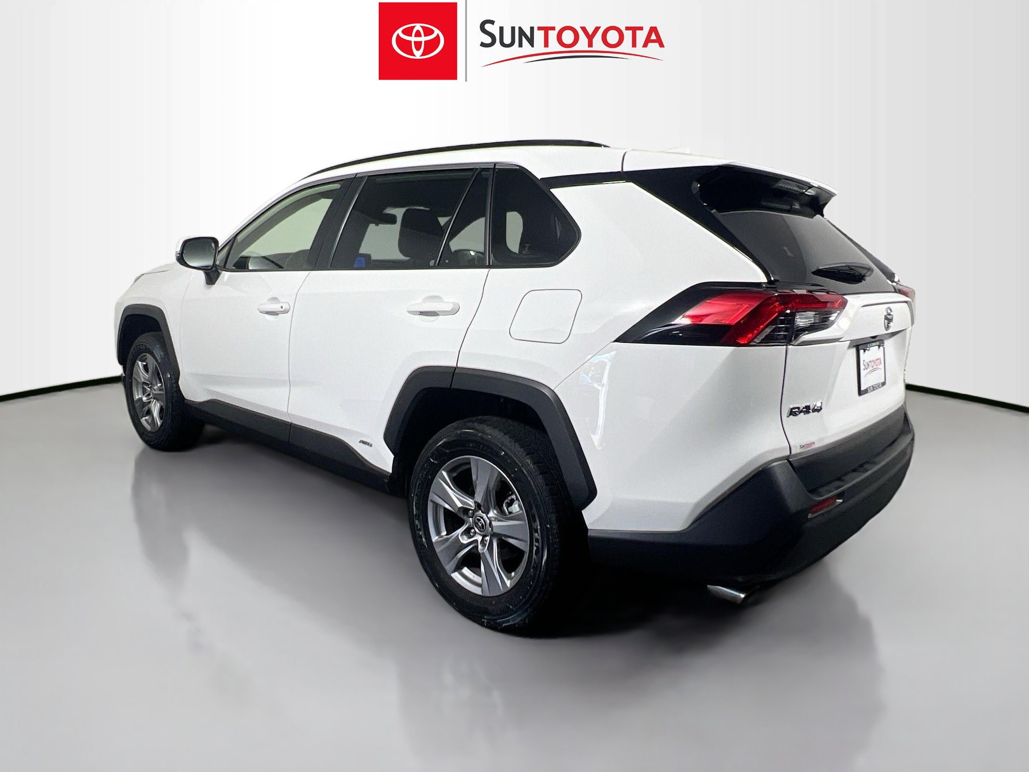 Used 2025 Toyota RAV4 XLE w/ Convenience Package AWD/4WD image 6