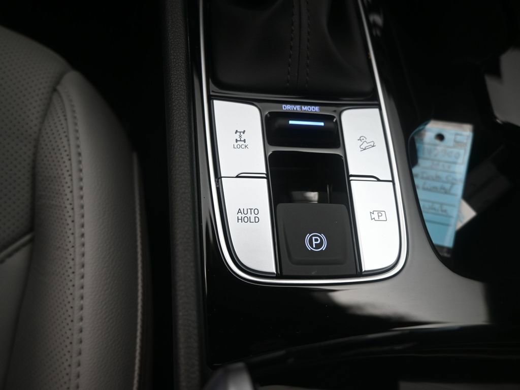 Used 2025 Hyundai Santa Cruz Limited image 24