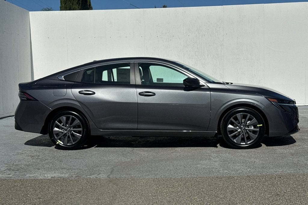 New 2026 Nissan Sentra SL w/ Floor Mat Package FWD image 3
