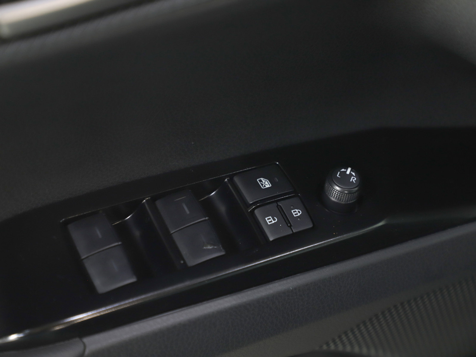 Used 2026 Toyota Camry SE w/ Multimedia Upgrade Package image 20