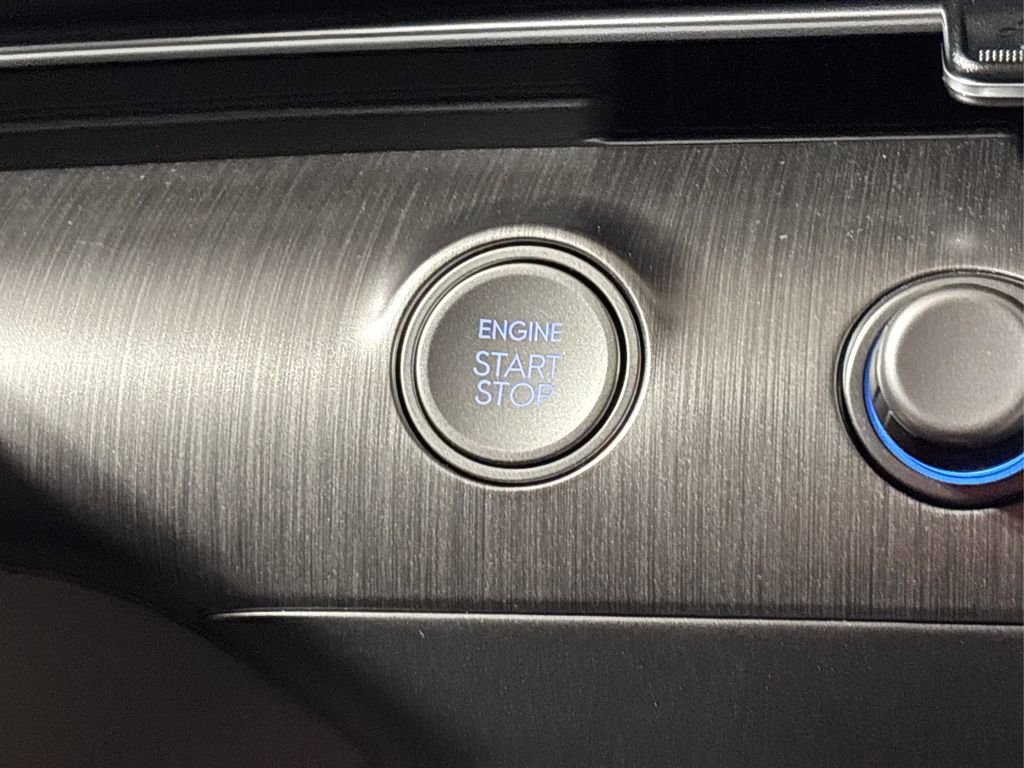 Used 2024 Hyundai Kona SEL image 28